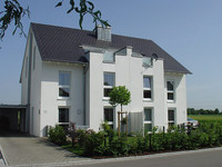 Dppelhaus mit Carport